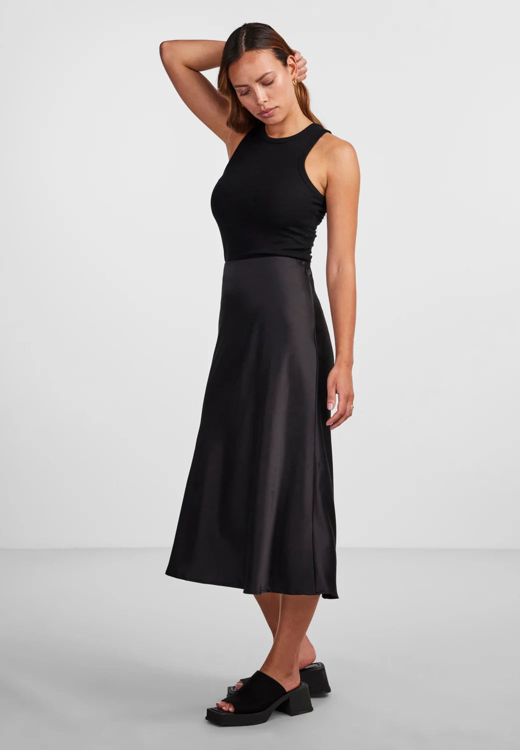 PELLA SKIRT BLACK