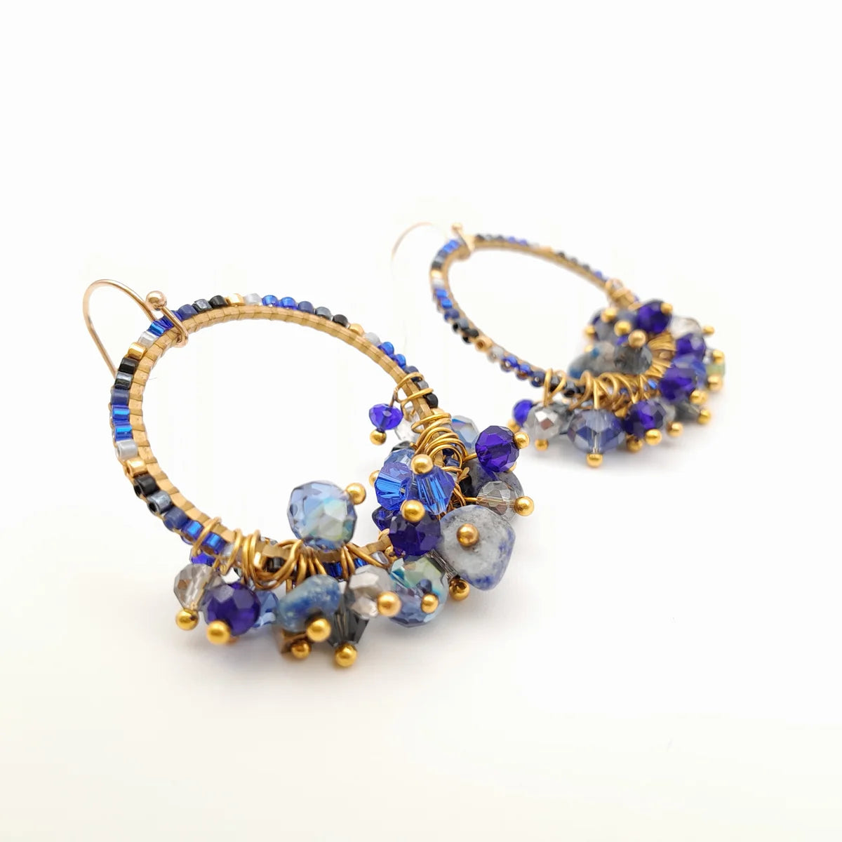 MIYUKI HOOP ÖRHÄNGEN BLÅ & GULD