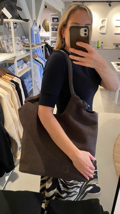 DAY WOOLEN TOTE