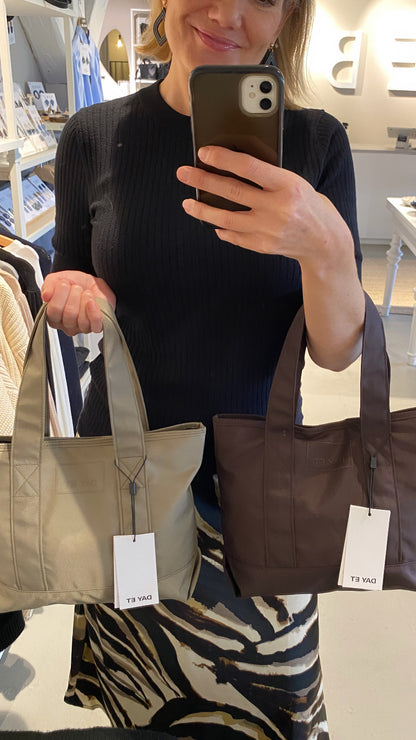 DAY RE-MONO TOTE S