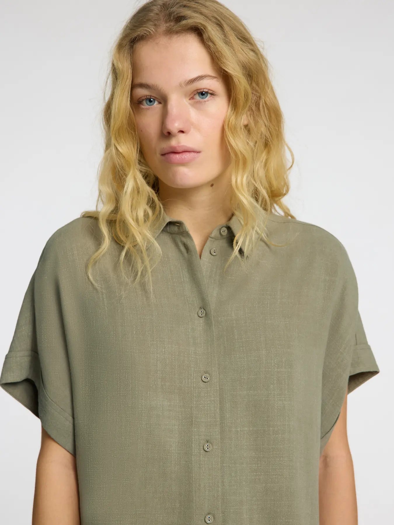 VIVA CROPPED SHIRT VETIVER