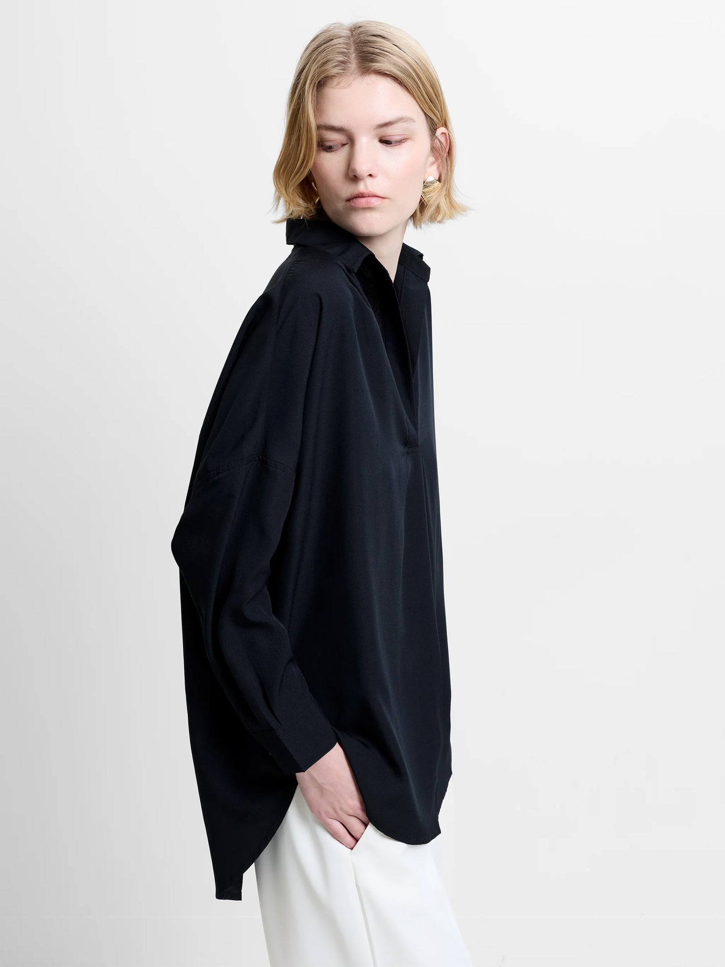 RHODES RECYCLED CREPE POPOVER SHIRT BLACK