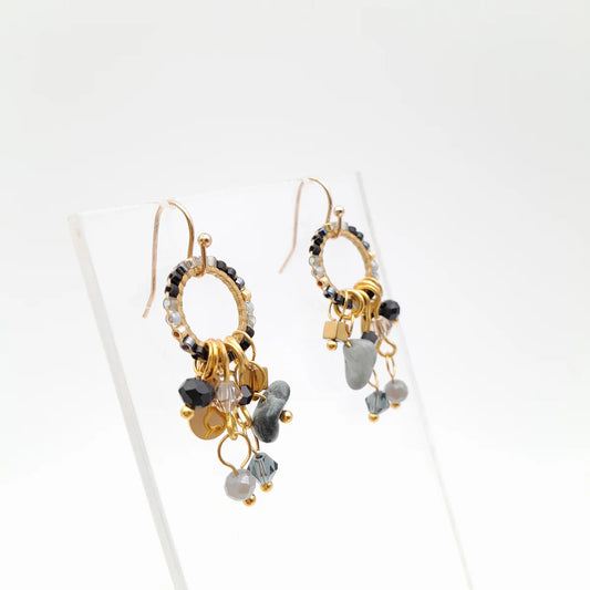 MINI MIYUKI CHARM ÖRHÄNGEN GRAPHITE & GULD