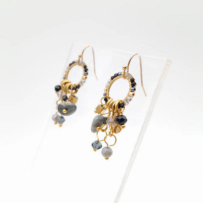 MINI MIYUKI CHARM ÖRHÄNGEN GRAPHITE & GULD