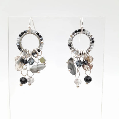MINI MIYUKI CHARM ÖRHÄNGEN GRAPHITE & SILVER